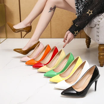 Дамски обувки големи размери, Нестандартен лятото 2023, обувки-лодка в ярки цветове, Пикантен дамски елегантен модел обувки на висок ток от лачена кожа с остри пръсти