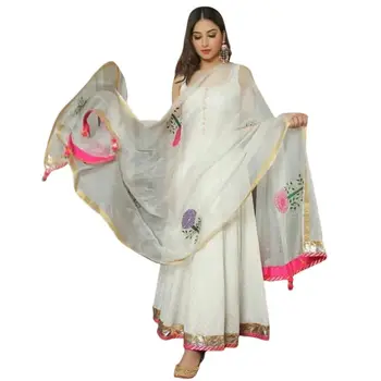 Жените са били разкроена бяла Курт с роклята Дупатта Пакистан зреещи Индийски дрехи